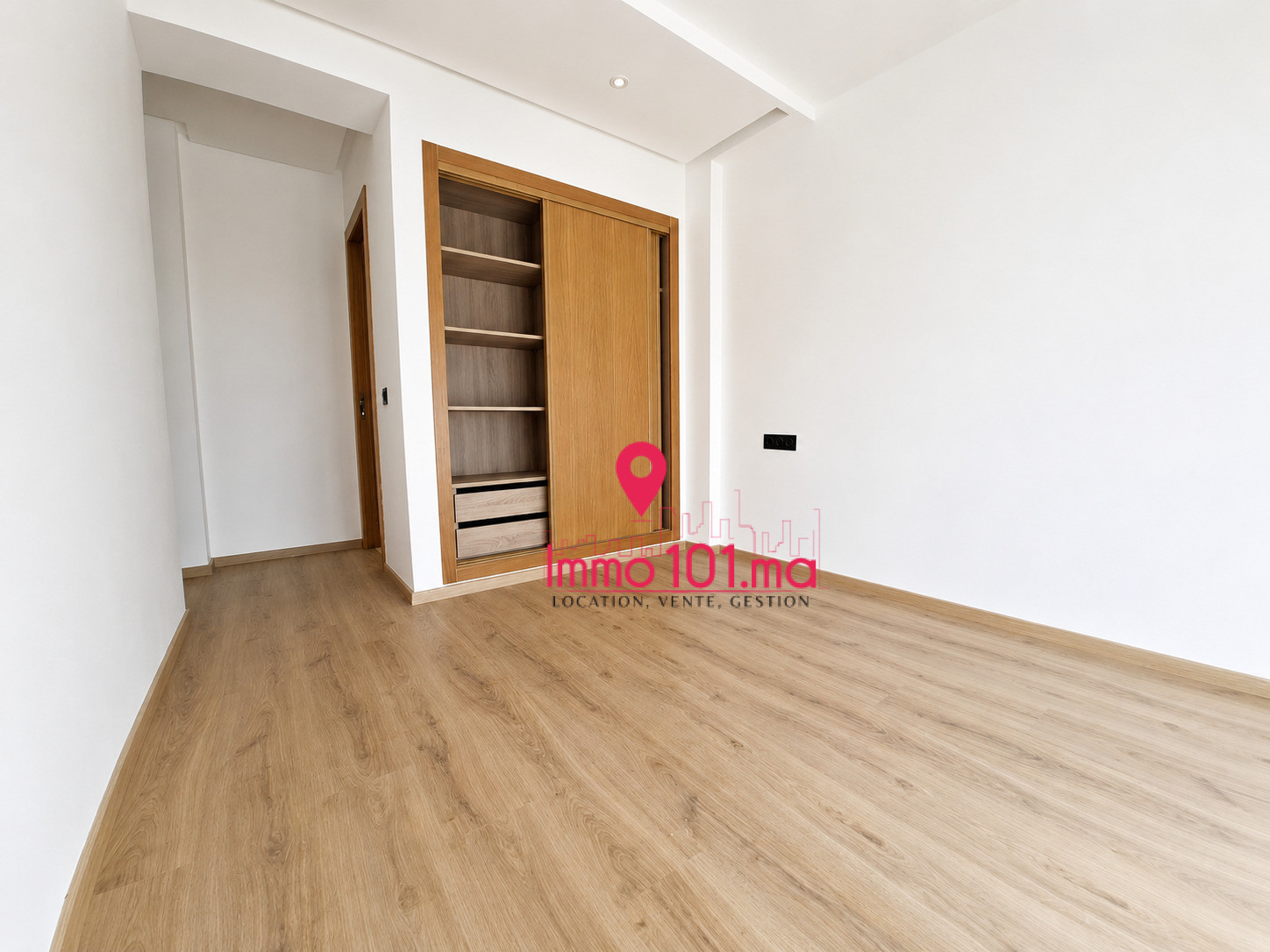 Location appartement neuf à Hay Riad AYLAV2486
